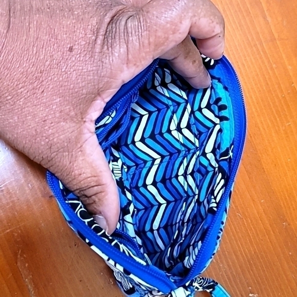 Vera Bradley Wristlet - Blue Bayou It Hold Credic Cards - Picture 5 of 7